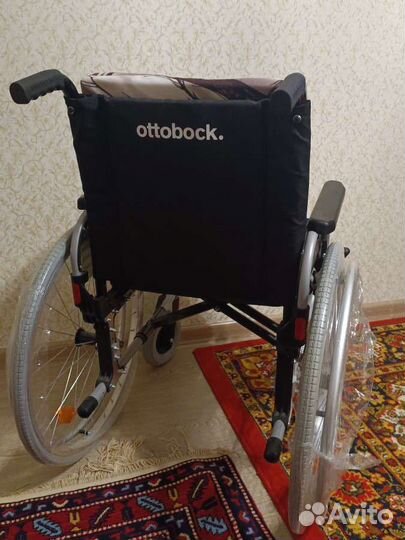 Кресло-коляска для инвалидов с ручным приводом