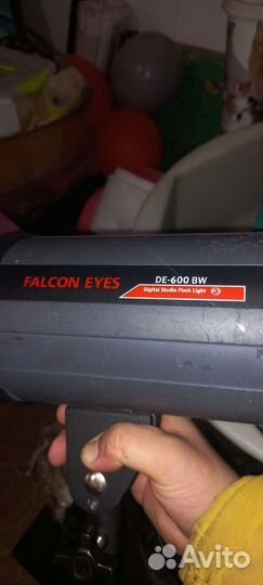 Студийная вспышка Falcon Eyes DE-600BW