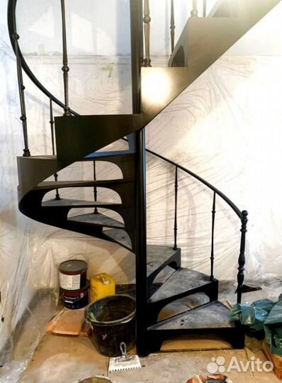 Поворотная лестница
