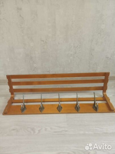 Вешалка настенная