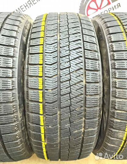 Bridgestone Blizzak VRX 215/45 R17 98Y