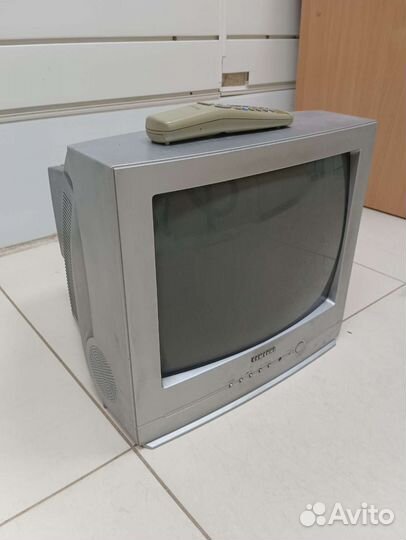 Телевизор Samsung с пультом