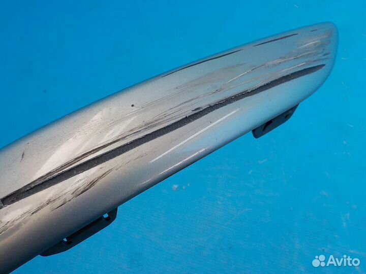 Молдинг переднего бампера левый toyota Avensis (T2