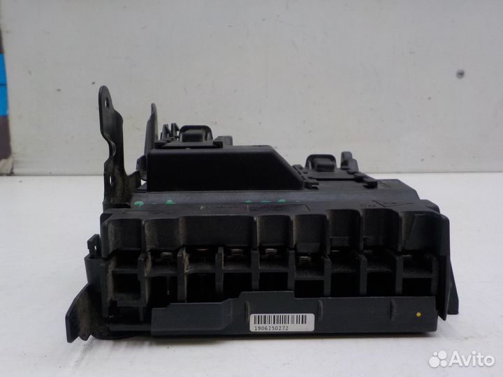 Блок предохранителей (салон) Peugeot Traveller 201