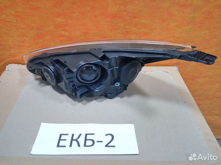 Фара правая Ford focus 3