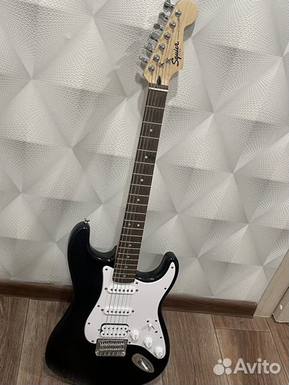 Электро гитара с комбиком squier stratokaster hss