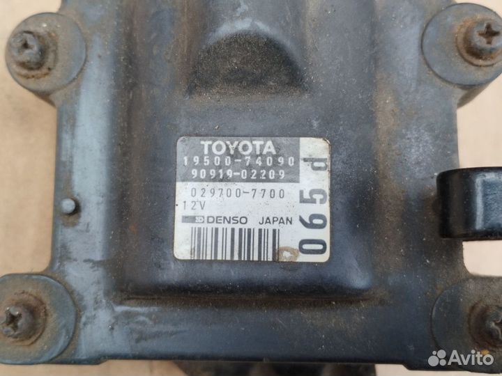 Блок реле в сборе на Toyota Carina E 1.6 л., 4F-EF