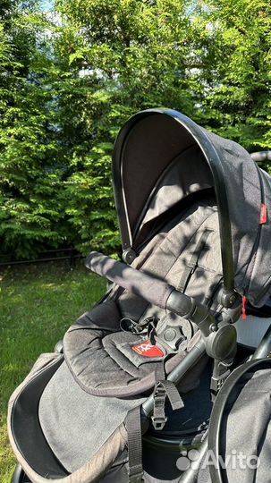 Коляска для погодок Phil and Teds Voyager