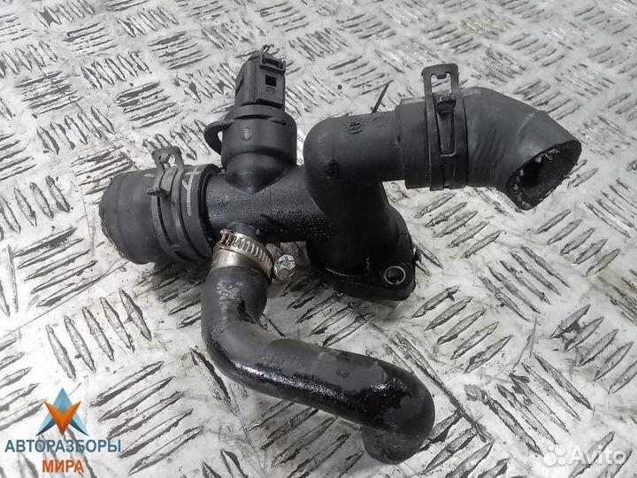 Фланец (тройник) системы охлаждения Audi A3