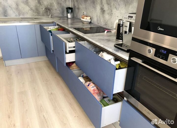 Кухни в минимализме на заказ в Симферополе