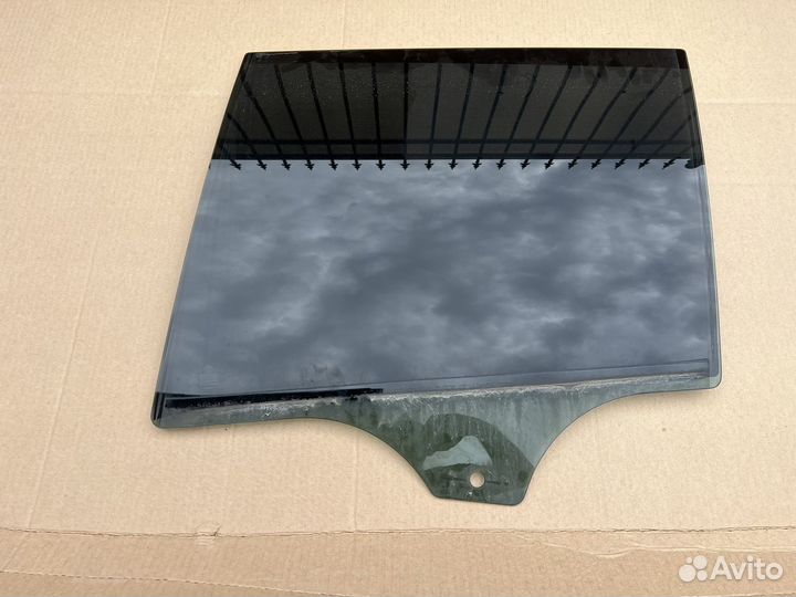Стекло задней левой двери Bmw X5 E70