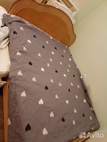 Кровать двухспальная с матрасом 160 200