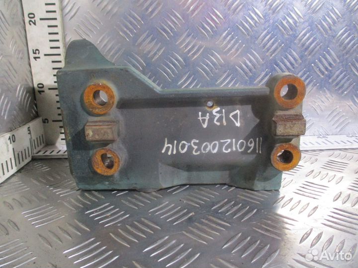 Кронштейн ролика натяжителя Volvo 21099435