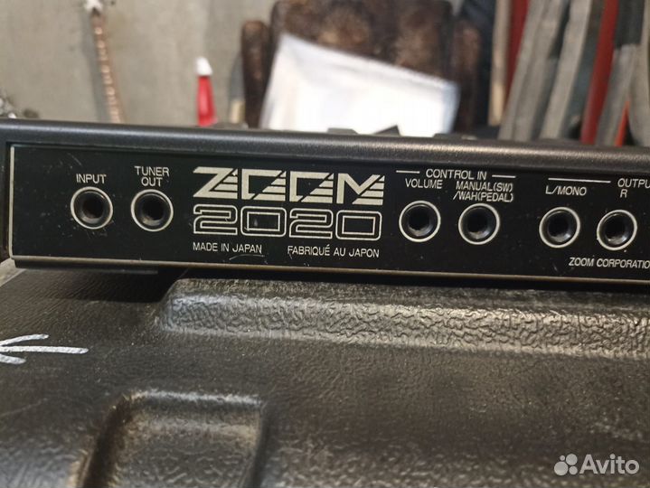 Гитарный процессор эффектов Zoom 2020