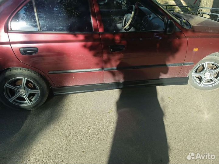 Накладки на Пороги на hyundai accent