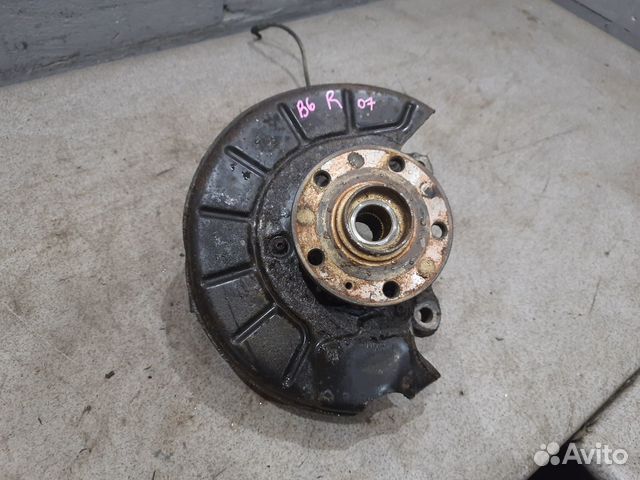 Правый кулак в сборе для Volkswagen Passat B6