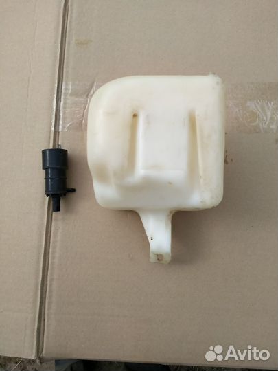 Бачок омывателя 