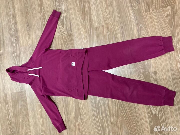 Спортивный костюм для девочки 146