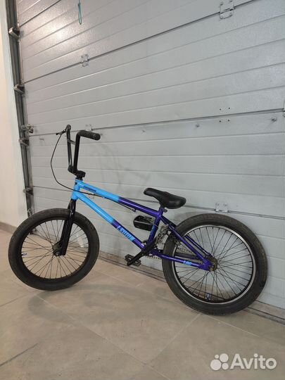 Трюковой велосипед BMX