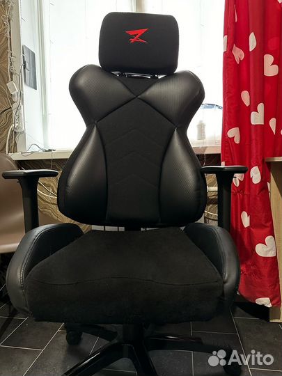 Игровое кресло ZET Gaming Force Armor 1500M Black