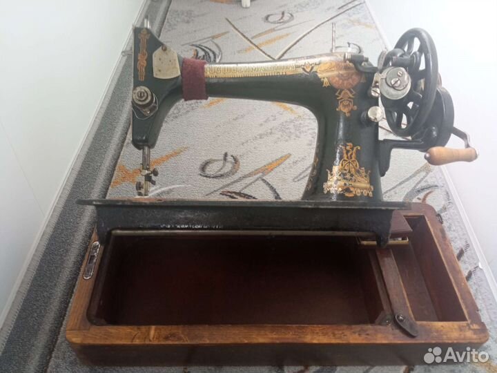 Швейная машина