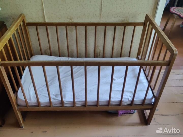 Детская кроватка