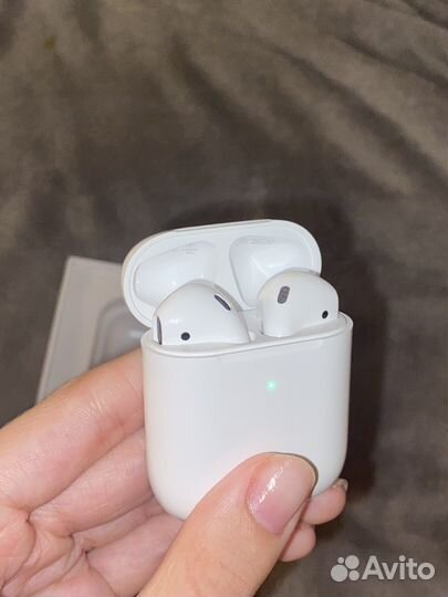 Airpods 1 поколения