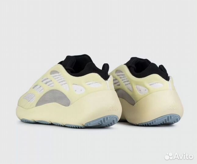 Кроссовки Adidas Yeezy Boost 700