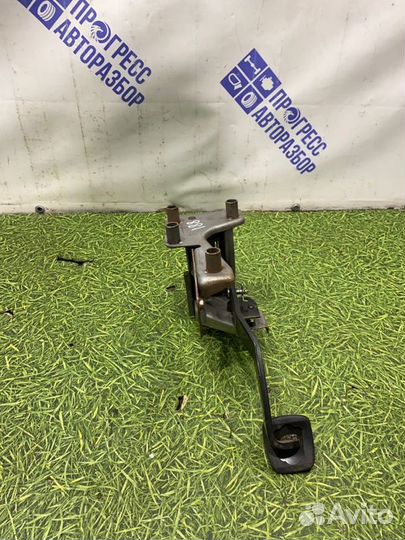 Педаль газа Nissan Tiida хэтчбек 1.6 HR16DE 2007