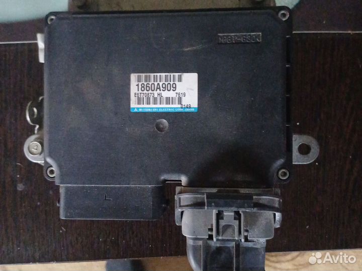 Блок управления двигателем mitsubishi 4B12