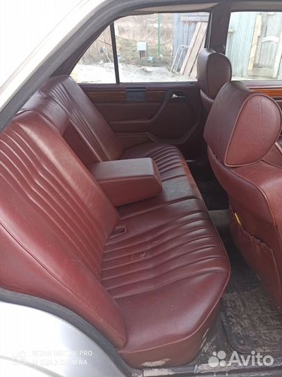 Кожаный салон mercedes 124