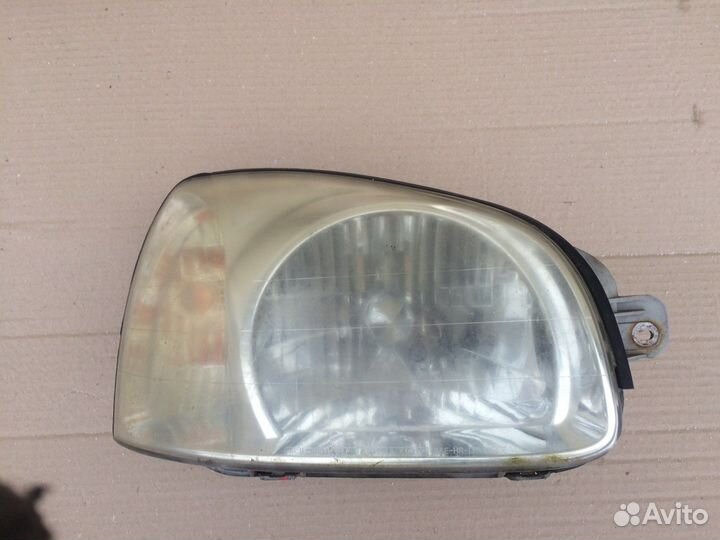 Фара правая Hyundai Santa Fe 2000-2005