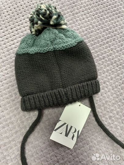 Шапка и варежки zara