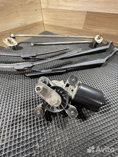 Моторчик стеклоочистителя Mazda 626 GF 8492001302