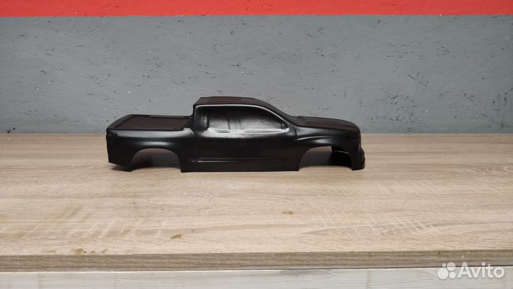 Неубивайка 1/10 монстр (Chevy Silverado)