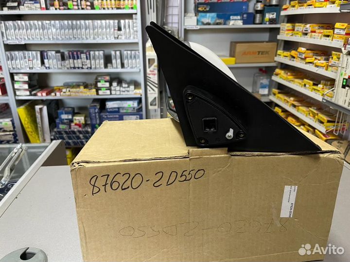 Зеркало правое Hyundai Elantra 3