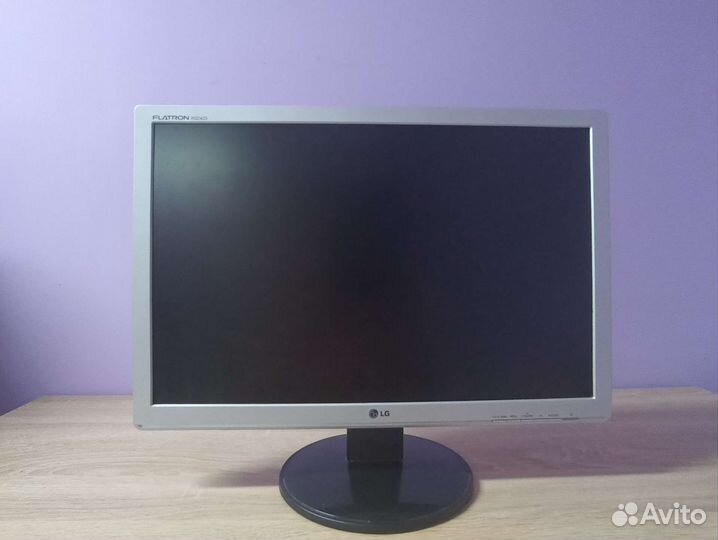 Монитор LG