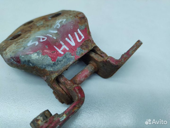 Петля передней левой двери Mitsubishi Eclipse 1G