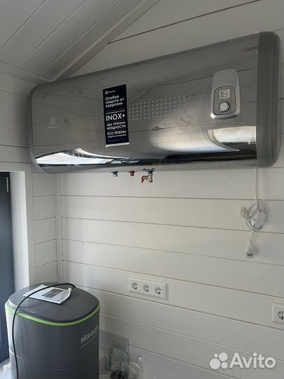 Electrolux Водонагреватель EWH 100 Royal Silver H