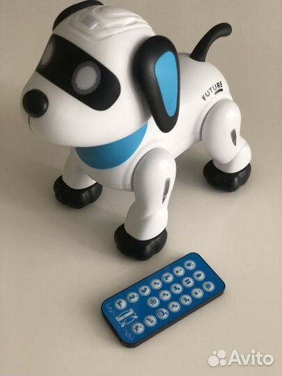Робот ику Собака на пульте упрваления