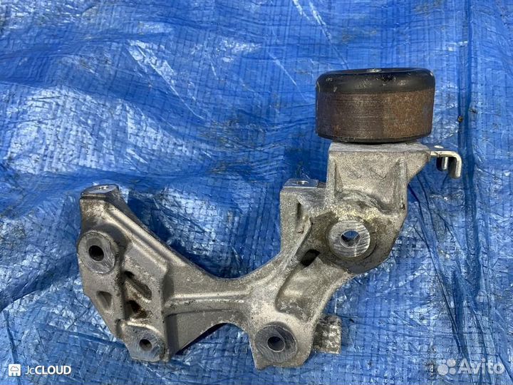 Натяжитель приводного ремня на nissan tiida latio SC11 HR15DE