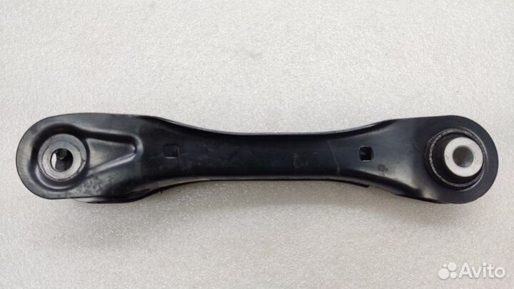Рычаг поперечный задний правый Hyundai Tucson NX4