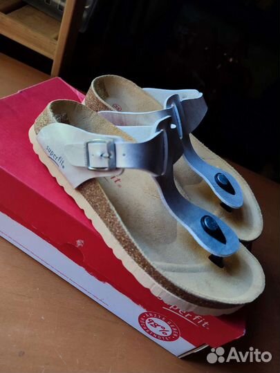 Шлепанцы, босоножки