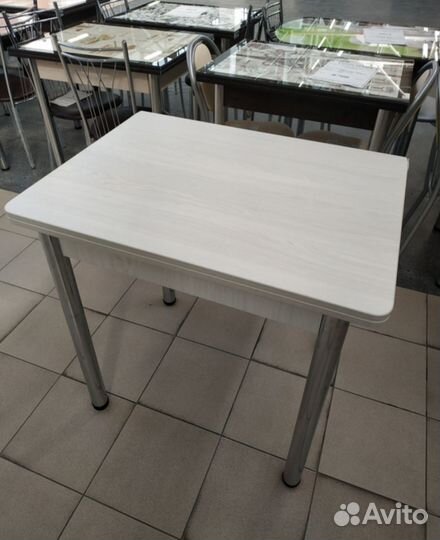 Кухонный стол