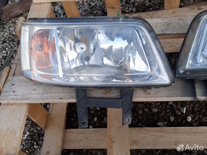 Фара Фольксваген Т5 оригинал