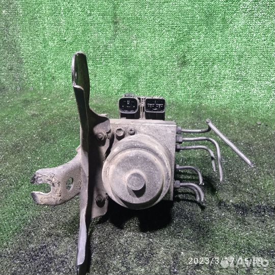 Блок ABS (насос) Toyota Caldina