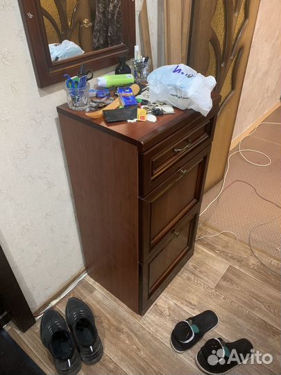 Тумба и зеркало