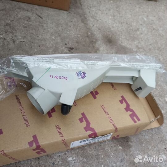 Honda accord 4 -89/93 правый поворотник бампера