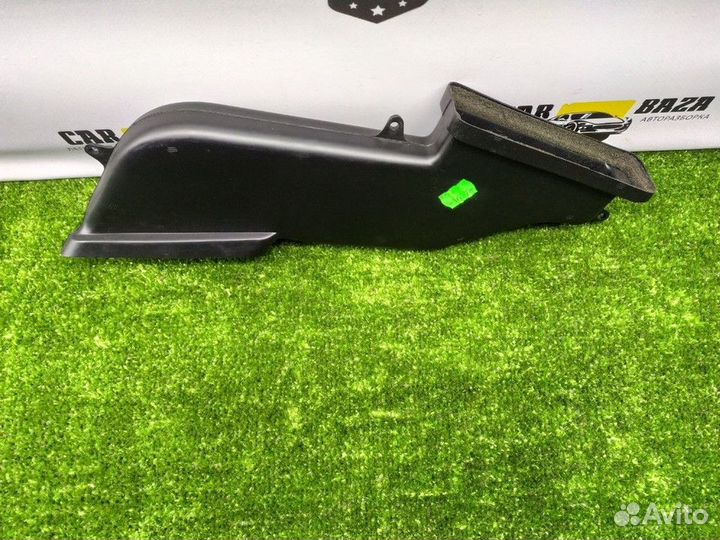 Воздуховод Audi A8 D2 4D0819724C