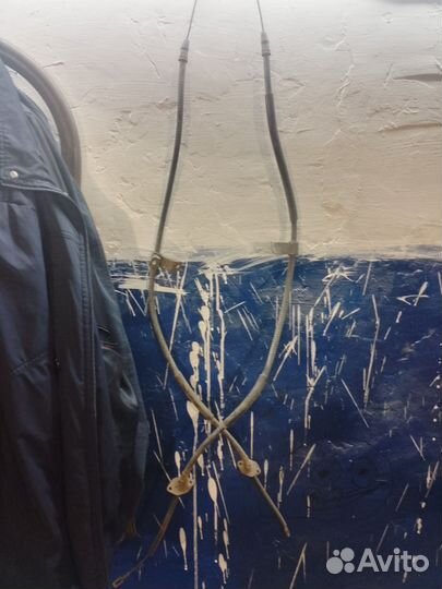 Трос ручного тормоза